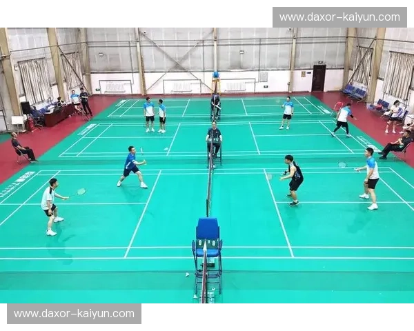 羽毛球训练计划：打造完美技能，提升竞技水平