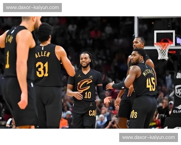 迈阿密热火vs克利夫兰骑士：季前赛的火花，新赛季的序章